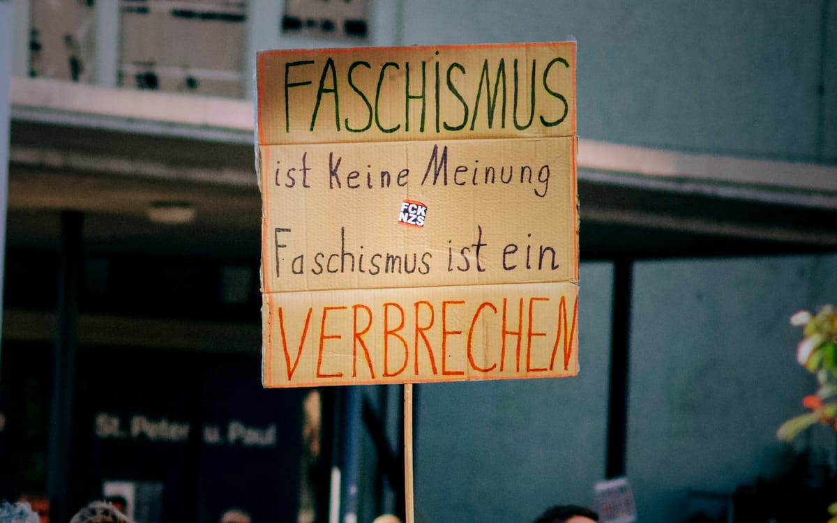 „Wir gegen Die“ ist ein Schein-Konflikt